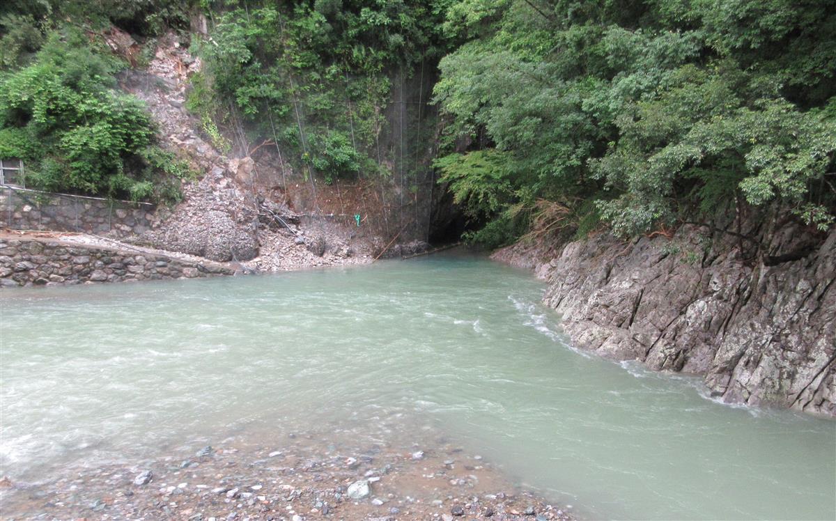 白滝公園鍾乳洞入り口通路