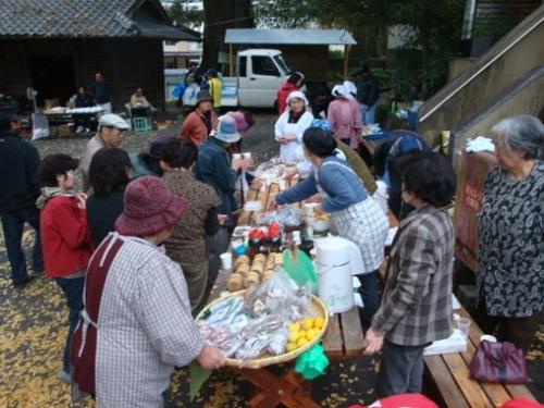 宮園の大イチョウ祭り