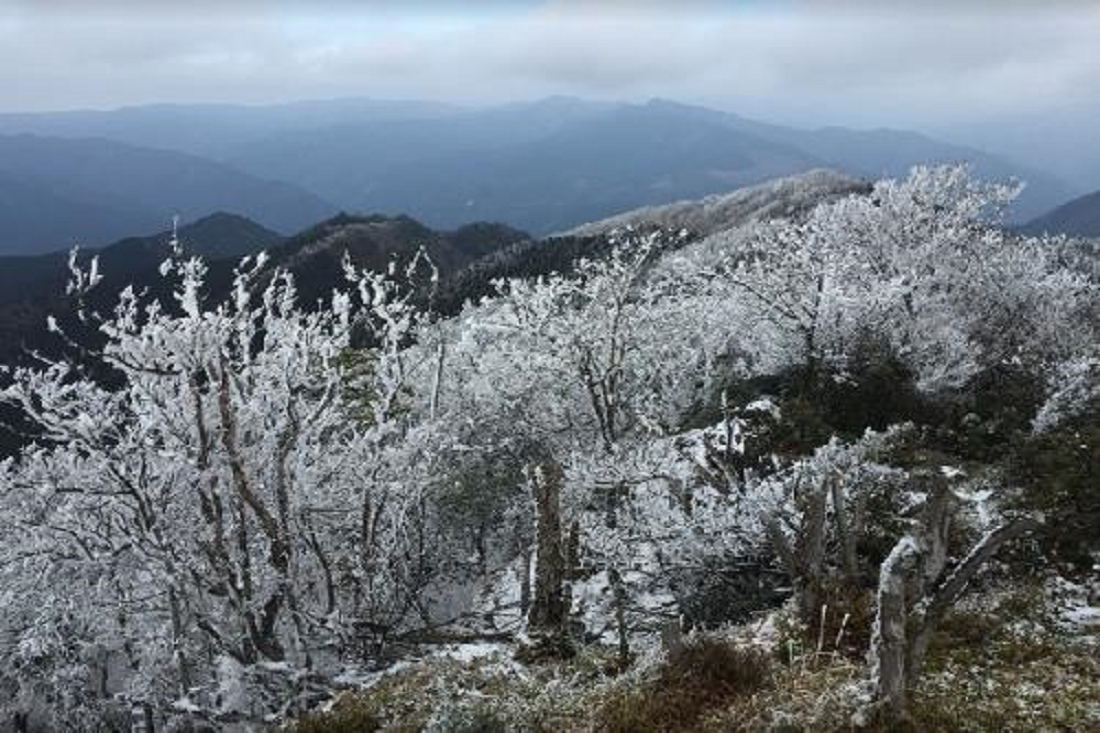 仰烏帽子山